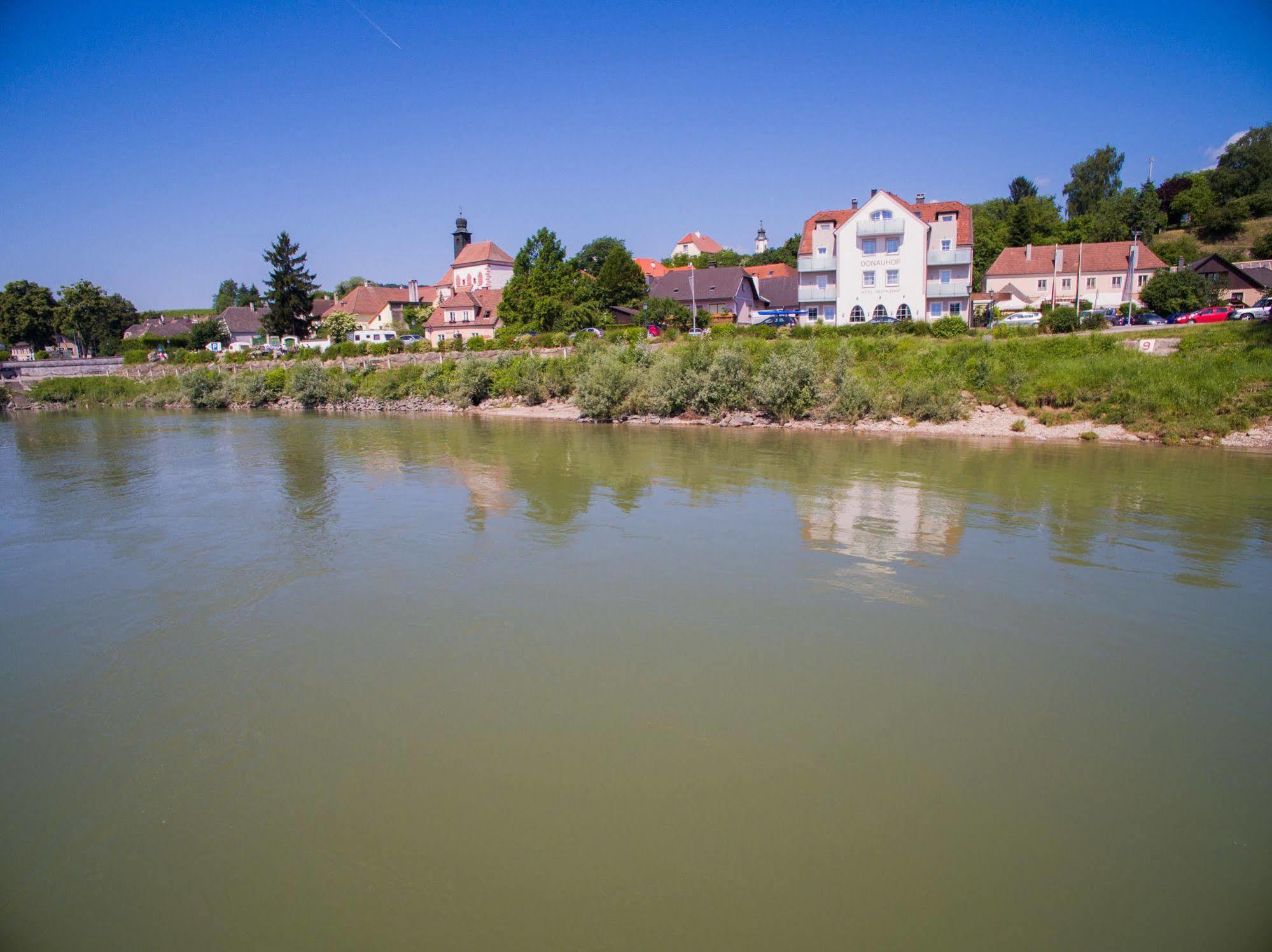 Hotel Donauhof Emmersdorf an der Donau Exterior photo